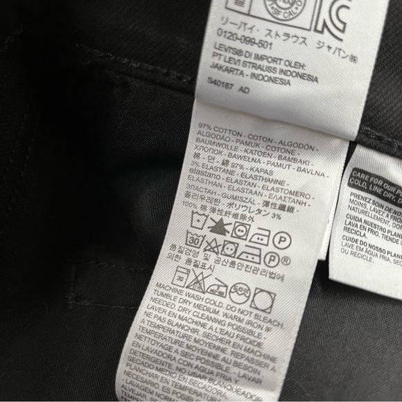 Woman’s Levi’s wedgie skinny black distressed raw hem jeans plus size 20W - Picture 9 of 10